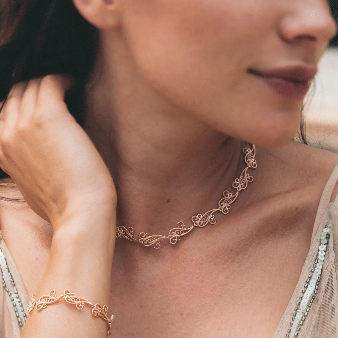 Swirl Lady Necklace